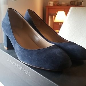 Gently used Banana Republic blue suede pumps